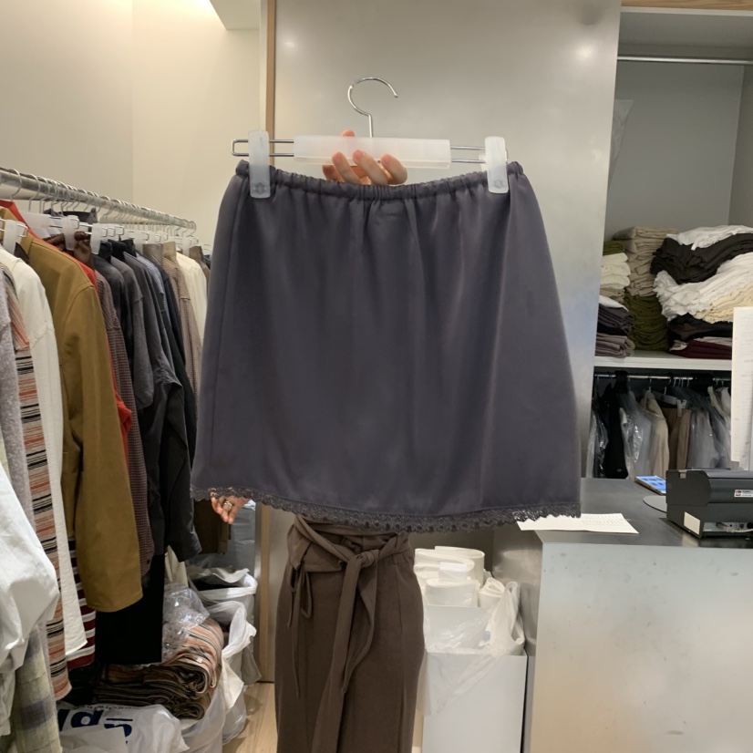 MEET ME東大門㊣代購女士新品25秋冬時尚熱賣人氣短裙緞面MEET ME短裙