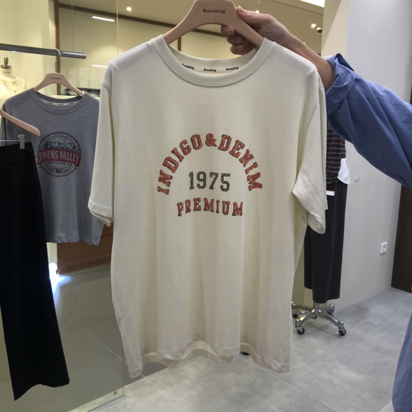 URBANSTORY/REMAKING東大門㊣直郵女裝新款人氣時尚熱賣T恤Remaking/URBANSTORYT恤
