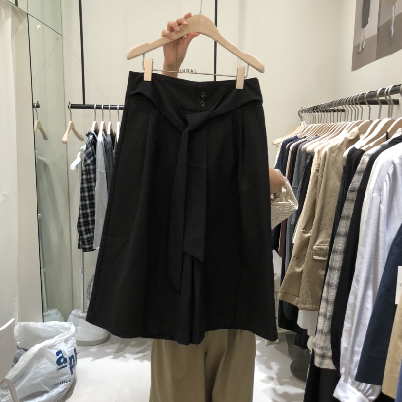 YUNBAL東大門㊣直郵女士新款職業時尚真品熱賣人氣25秋冬短褲YUNBAL短褲圖色1