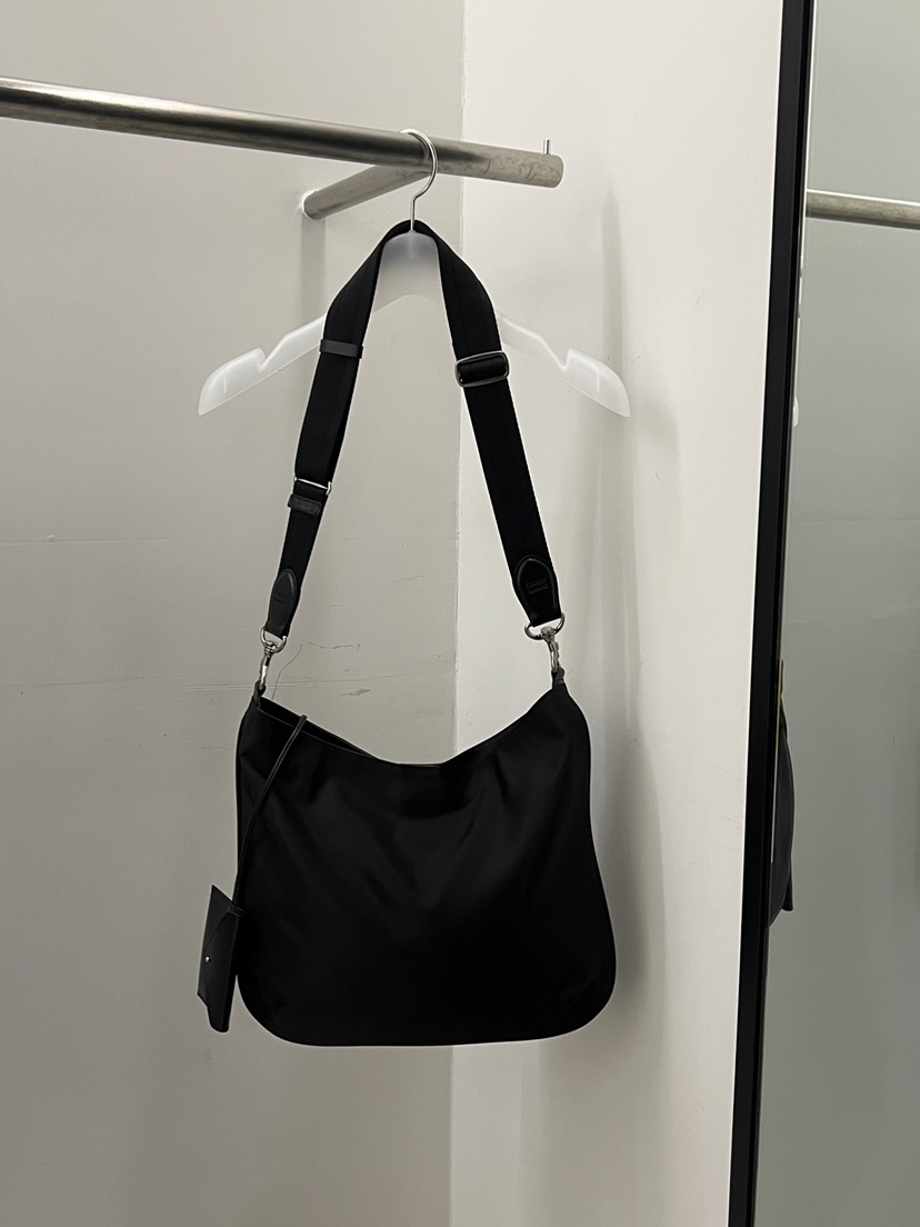 REGULARLY/PLACOR東大門㊣實拍女裝新款熱賣單肩斜跨包不含小包尼龍REGULARLY/PLACOR單肩/斜跨包圖色2