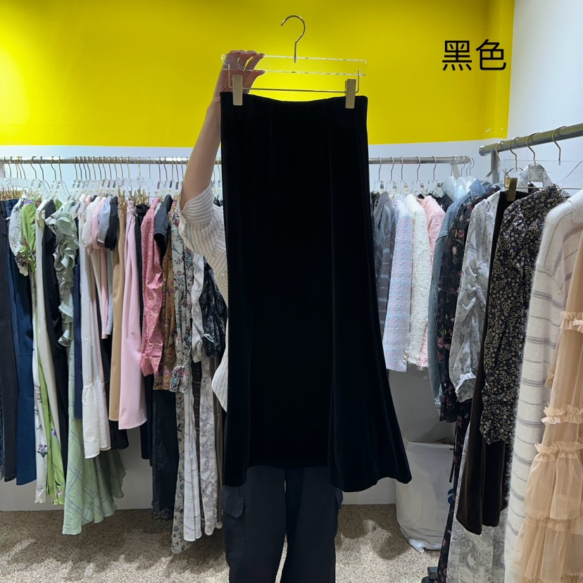 LE MASTERPLACE韓國直郵㊣女裝新款時尚熱賣推薦長裙天鵝絨Le masterpiece長裙圖色2