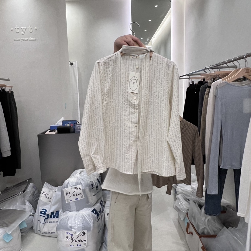 TAKE YOUE TIME東大門㊣代購女裝新品真品襯衫蕾絲衫含脖帶V領TAKE YOUE TIME襯衫/蕾絲衫
