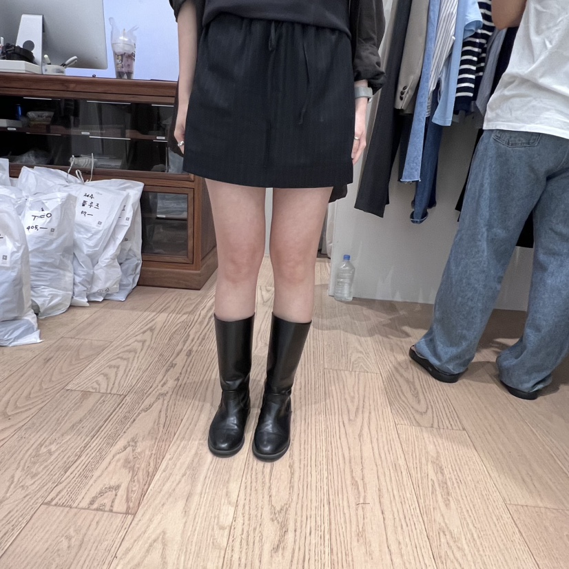 OURIN東大門㊣代購女士新款真品人氣熱賣推薦25秋冬時尚短裙OURIN短裙圖色2