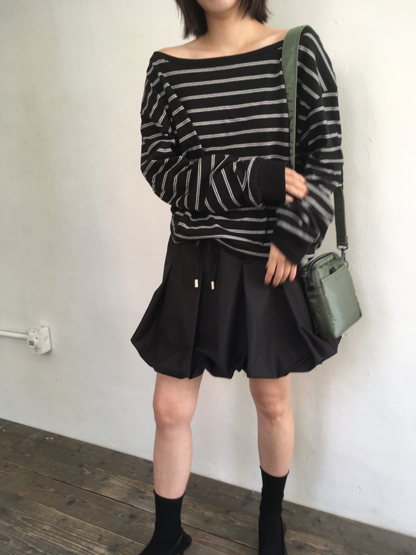 CEDARWOOD韓國直郵㊣女士新品時尚真品推薦人氣長袖T恤露肩CEDARWOOD長袖T恤