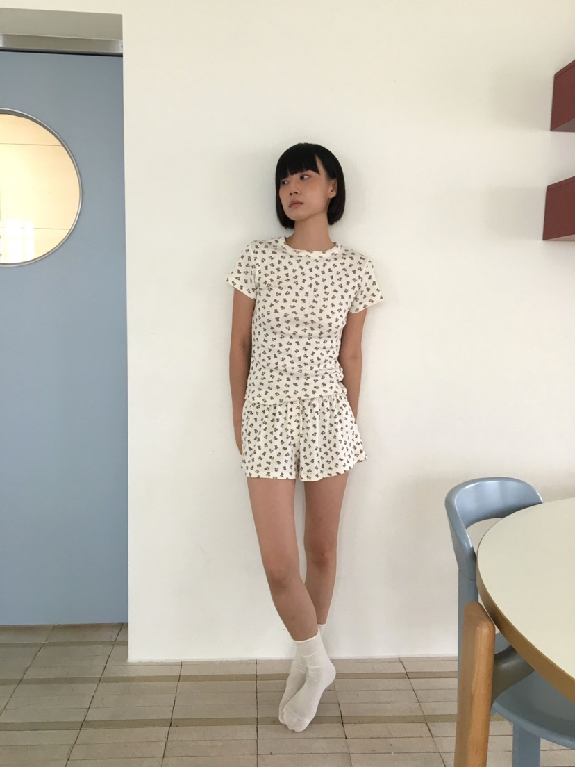 CCW東大門㊣實拍女士新品25秋冬休閑時尚人氣熱賣職業真品T恤CCW--NYUNYUT恤