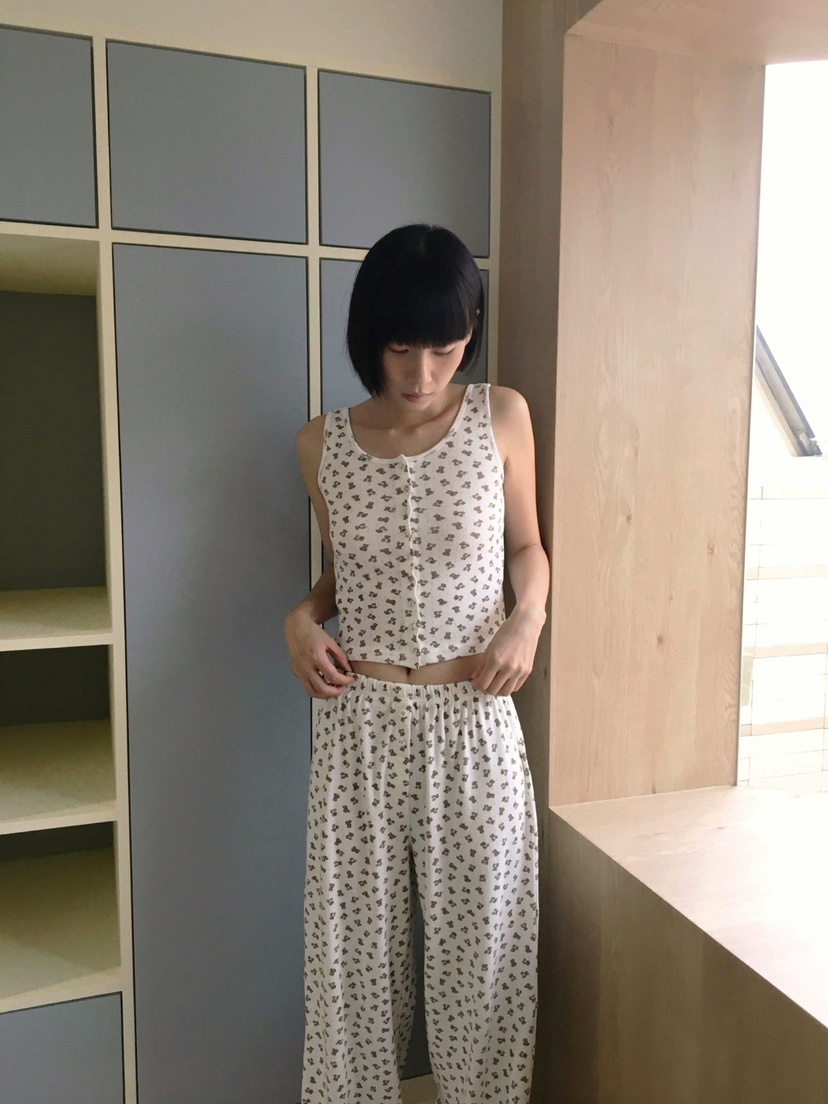 CCW東大門㊣代購女裝新品職業熱賣25秋冬真品推薦吊帶背心紐扣CCW--NYUNYU吊帶/背心