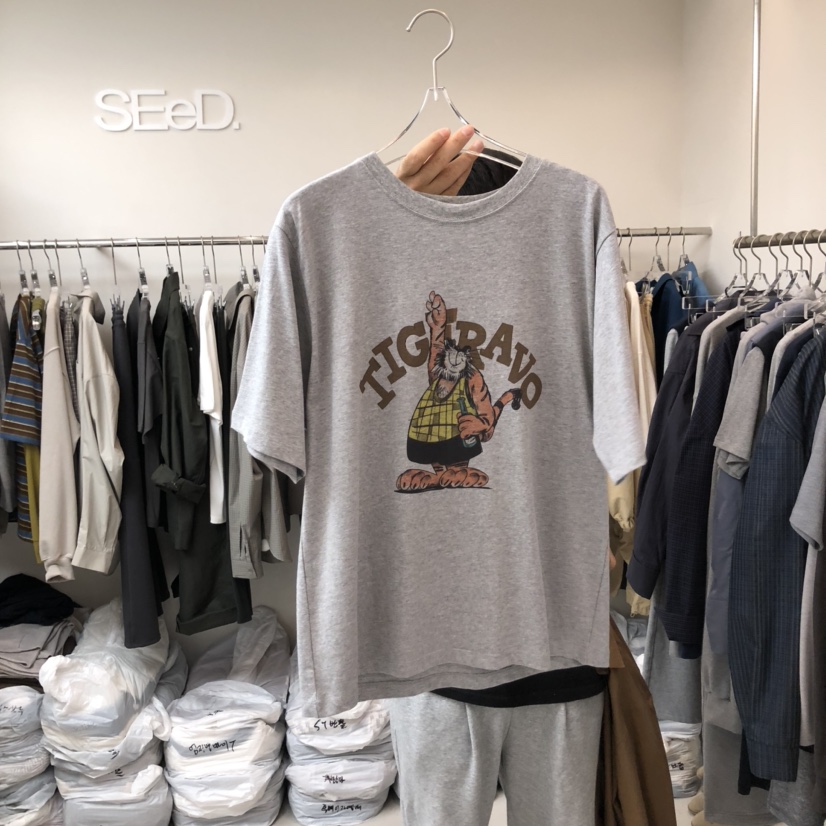 LEESEED-A東大門㊣代購女裝新品推薦25秋冬職業人氣時尚T恤SEeD/LEESEEDT恤圖色2