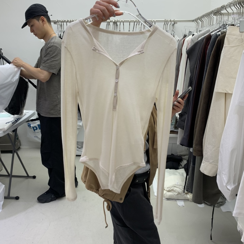 PADO東大門㊣直郵女裝新品職業熱賣休閑25秋冬人氣長袖T恤透明PADO長袖T恤圖色2