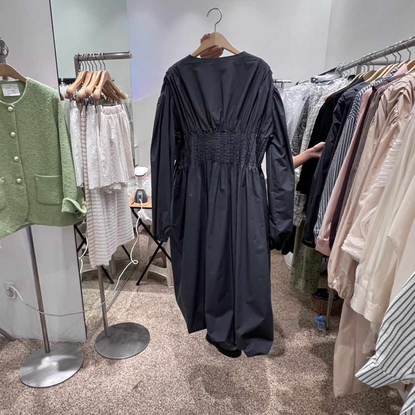 A韓國直郵㊣女裝新品推薦25秋冬人氣時尚休閑熱賣職業連衣裙A STORE連衣裙