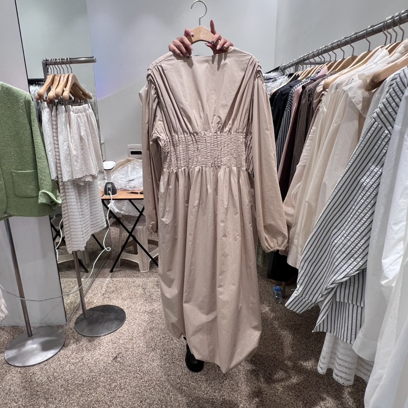 A韓國直郵㊣女裝新品推薦25秋冬人氣時尚休閑熱賣職業連衣裙A STORE連衣裙