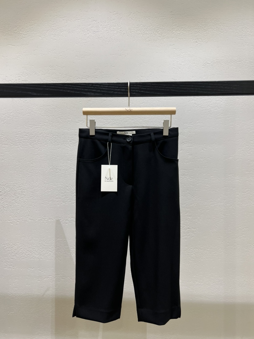 NDE東大門㊣直郵女裝新品25秋冬休閑時尚職業熱賣人氣推薦短褲NDE短褲
