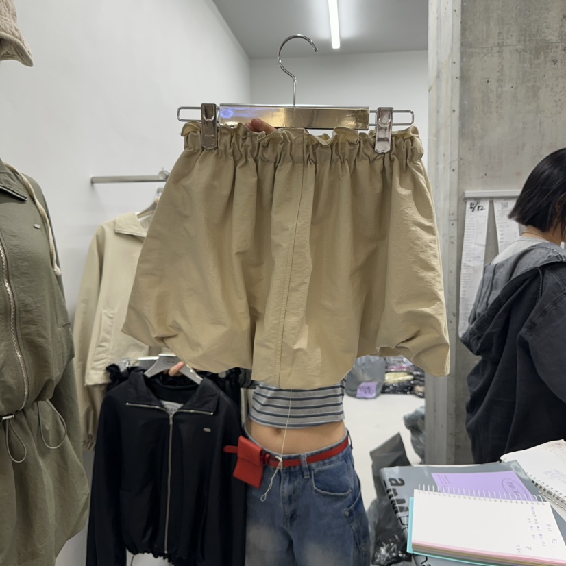 BADCALM韓國代購㊣女裝新品熱賣時尚人氣職業25秋冬休閑短裙BADCALM短裙
