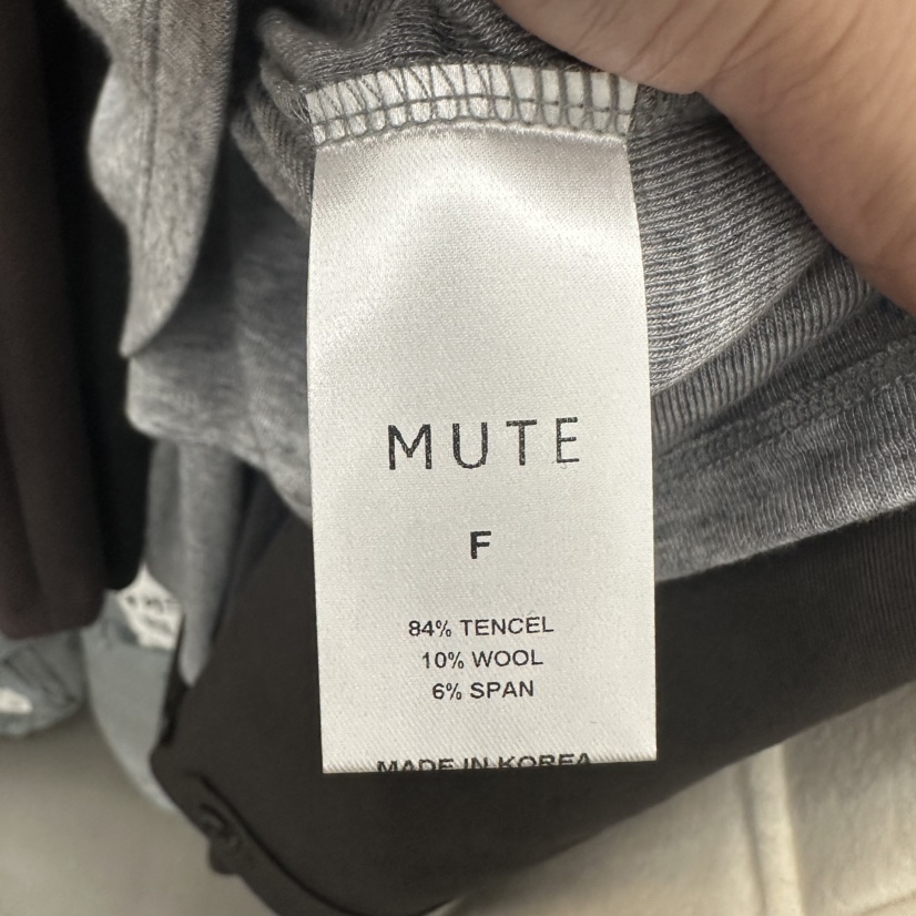 MUTE-P東大門㊣直郵女裝新款熱賣推薦休閑職業真品長袖T恤MUTE長袖T恤