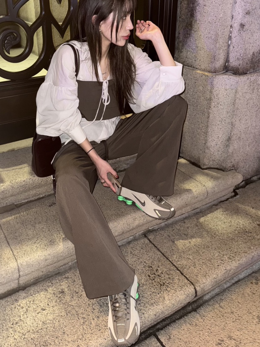 BERTHA東大門㊣代購女士新款25秋冬真品職業人氣襯衫蕾絲衫BERTHA襯衫/蕾絲衫