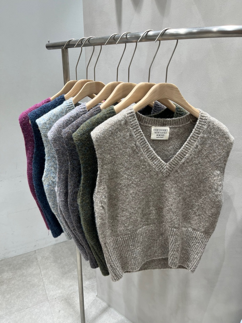 EVERCOMMERCE METICULOUSLY DESIGNED東大門㊣實拍女裝新款25秋冬吊帶背心EVERCOMMERCE吊帶/背心