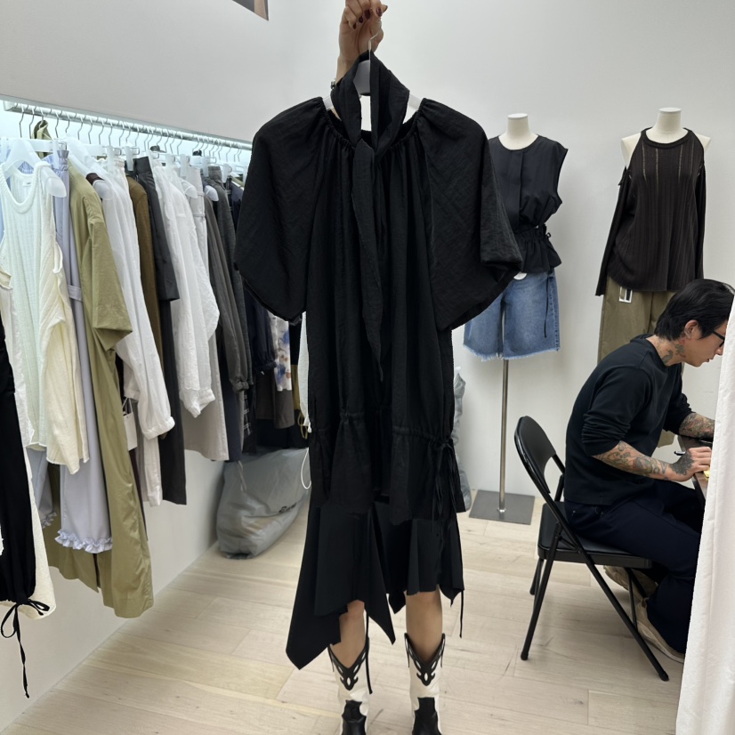MAINT韓國代購㊣女士新款職業時尚熱賣人氣襯衫蕾絲衫含脖帶MAINT襯衫/蕾絲衫圖色3