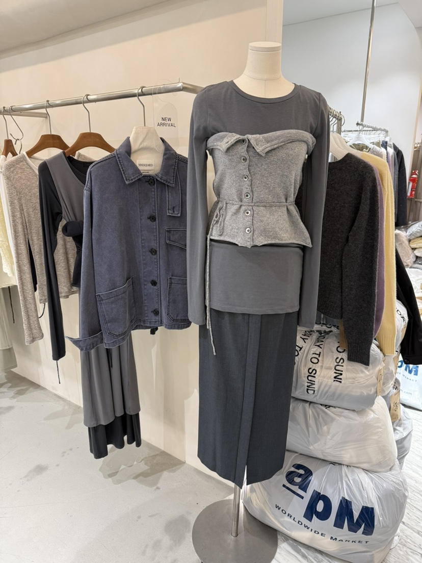 NINESQUARED東大門㊣實拍女裝新品真品人氣熱賣推薦長袖T恤NINESQUARED長袖T恤