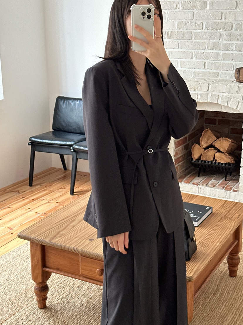 LE VASE東大門㊣直郵女士新款熱賣職業休閑時尚夾克含腰繩LE VASE夾克