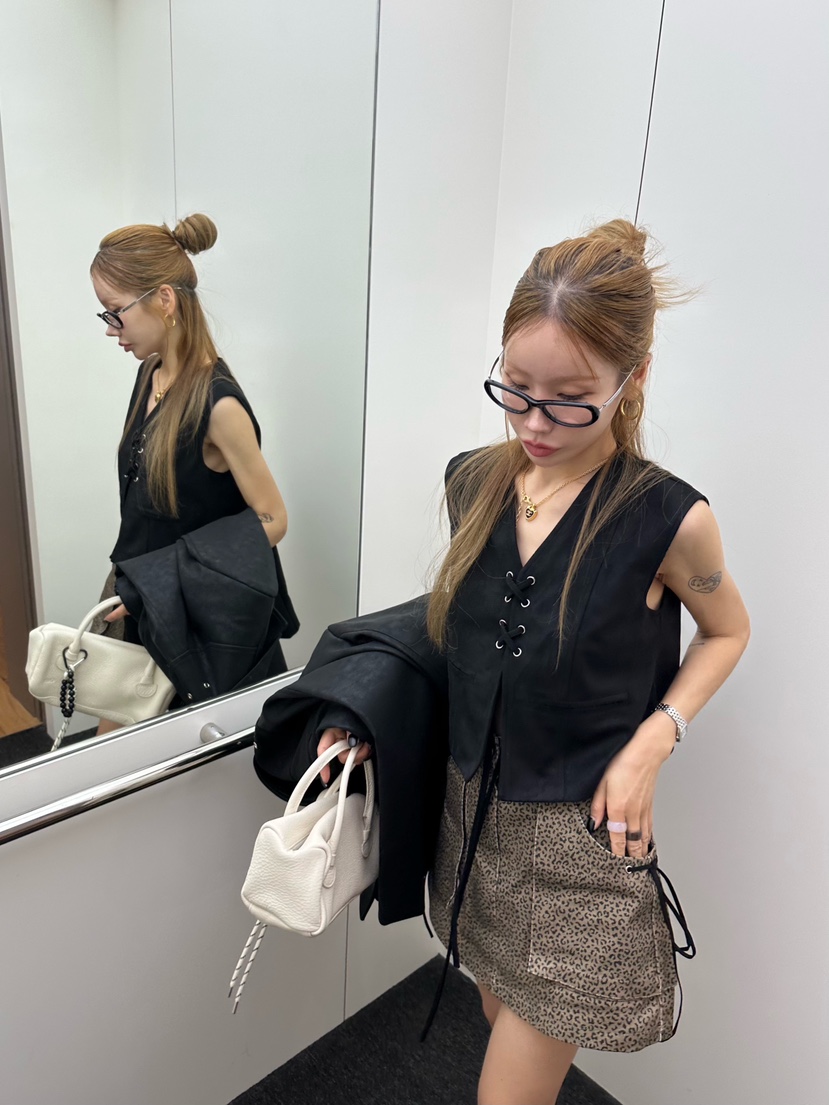 ZEROZERO東大門㊣直郵女裝新品真品職業人氣熱賣馬甲絨面革ZEROZERO馬甲圖色3
