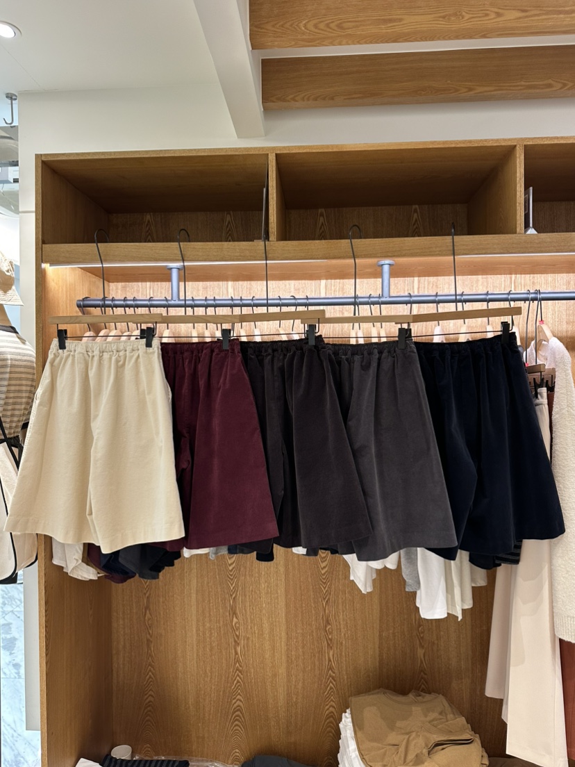 HI YANN韓國直郵㊣女士新品25秋冬休閑時尚職業人氣熱賣短褲HI YANN短褲