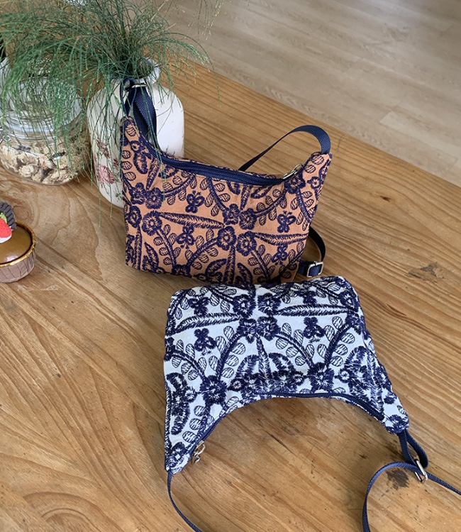 POSH BLUE韓國代購㊣女士新品人氣真品時尚單肩斜跨包刺繡POSH BLUE單肩/斜跨包