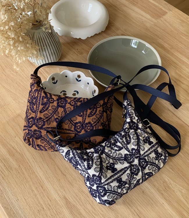 POSH BLUE韓國代購㊣女士新品人氣真品時尚單肩斜跨包刺繡POSH BLUE單肩/斜跨包