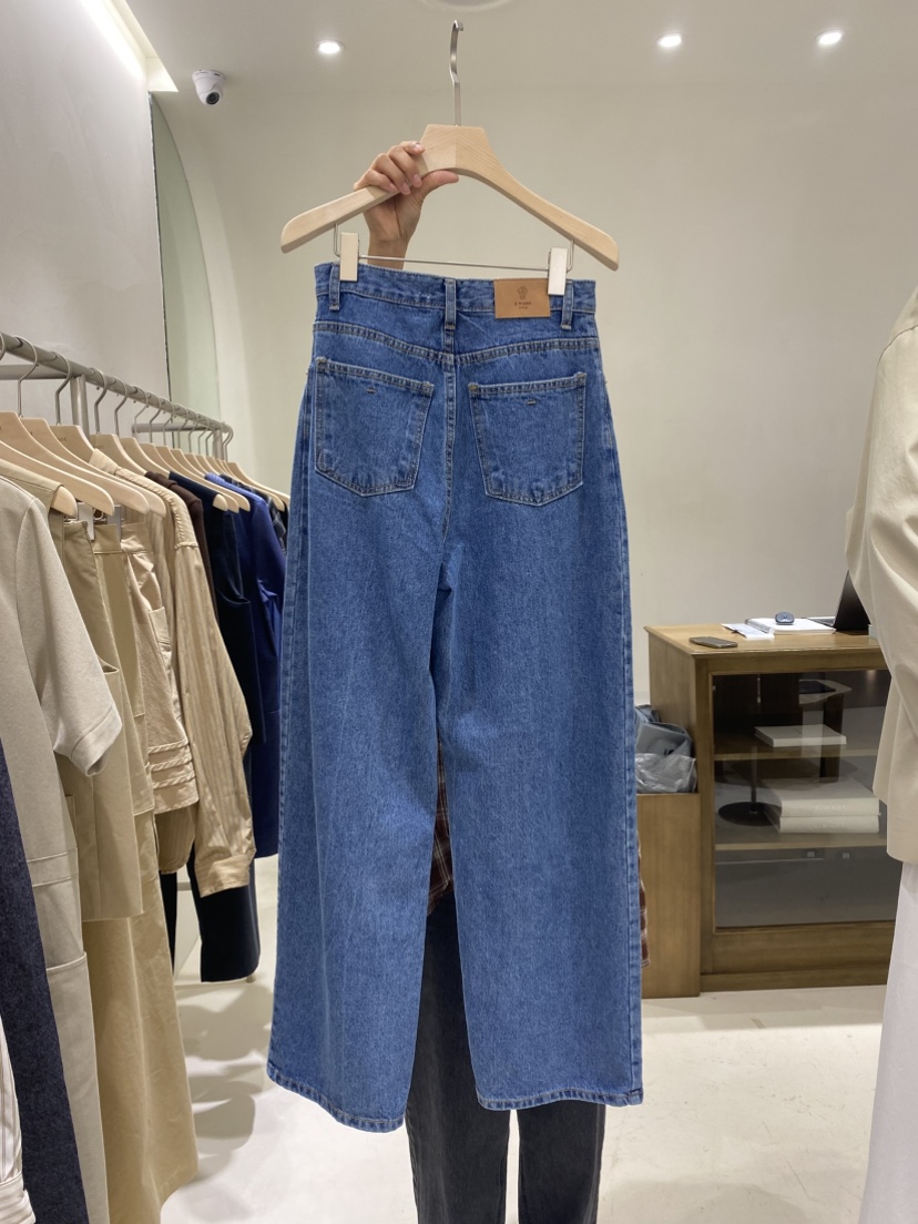 A WANT東大門㊣實拍女裝新品熱賣時尚職業人氣25秋冬牛仔褲A WANT牛仔褲