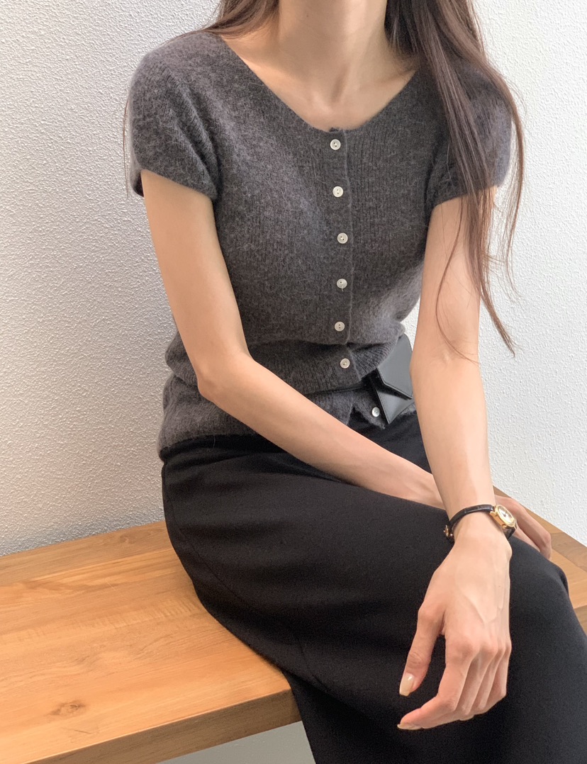 NOTICE東大門㊣直郵女裝新品推薦職業真品人氣熱賣時尚針織衫NOTICE針織衫