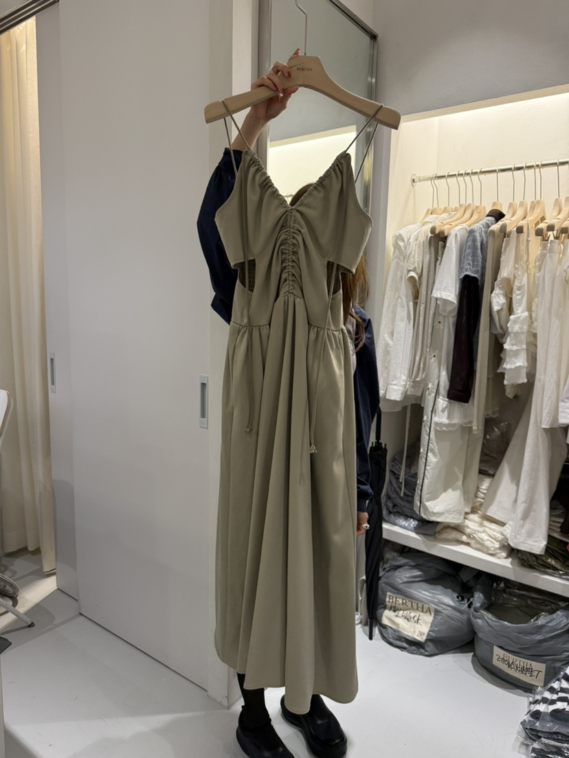 BERTHA韓國代購㊣女士新品真品熱賣人氣休閑時尚職業連衣裙BERTHA連衣裙圖色1