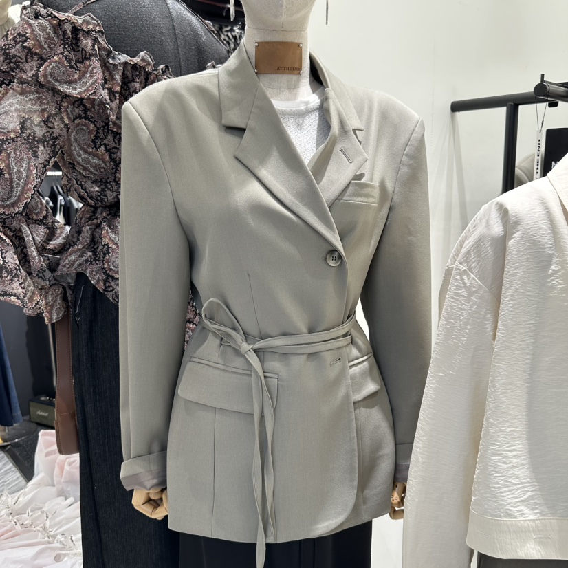 AT THE END東大門㊣直郵女士新品時尚人氣職業夾克含腰繩AT THE END夾克