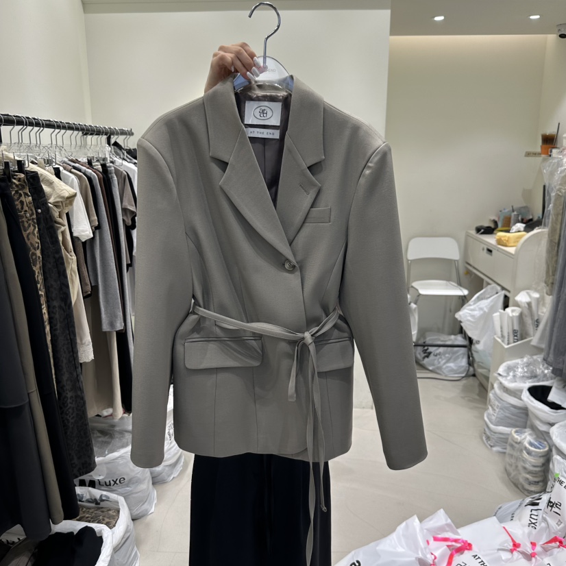 AT THE END東大門㊣直郵女士新品時尚人氣職業夾克含腰繩AT THE END夾克圖色1