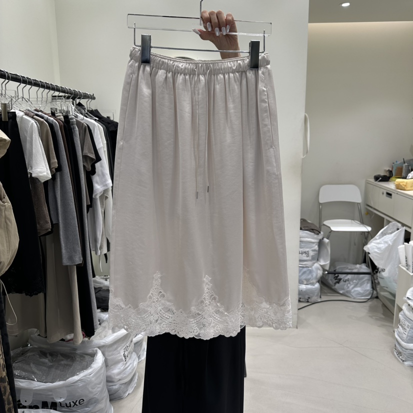AT THE END韓國代購㊣女裝新品時尚25秋冬熱賣半身裙中短裙AT THE END半身裙/中短裙圖色1