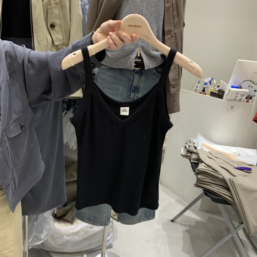 FRE東大門㊣實拍女裝新品時尚熱賣推薦25秋冬吊帶背心不含內搭FRE吊帶/背心圖色2