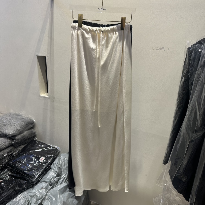 OUTFIT東大門㊣實拍女裝新款人氣休閑真品職業熱賣25秋冬長裙OUTFIT長裙圖色1