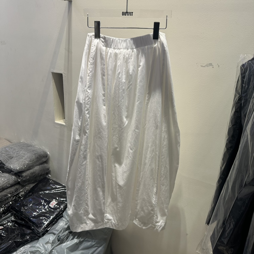 OUTFIT東大門㊣直郵女裝新款時尚熱賣推薦休閑人氣25秋冬長裙OUTFIT長裙圖色1