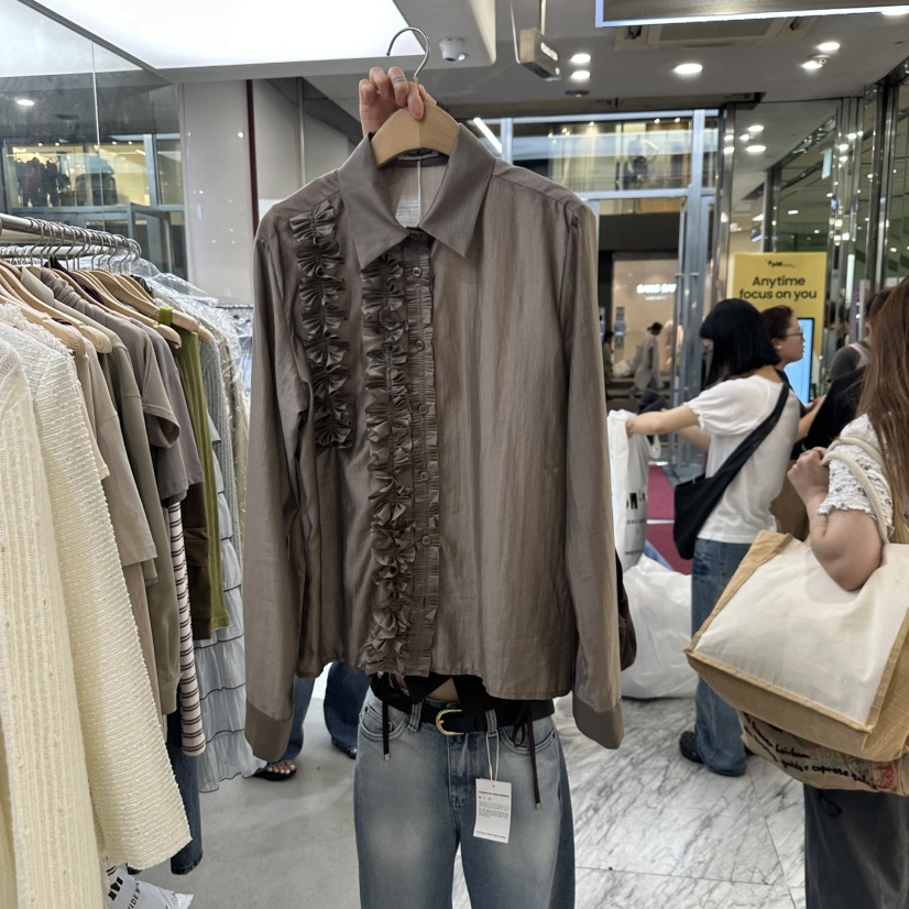 FOUNDATION韓國代購㊣女裝新品推薦人氣真品襯衫蕾絲衫褶皺FOUNDATION襯衫/蕾絲衫圖色2
