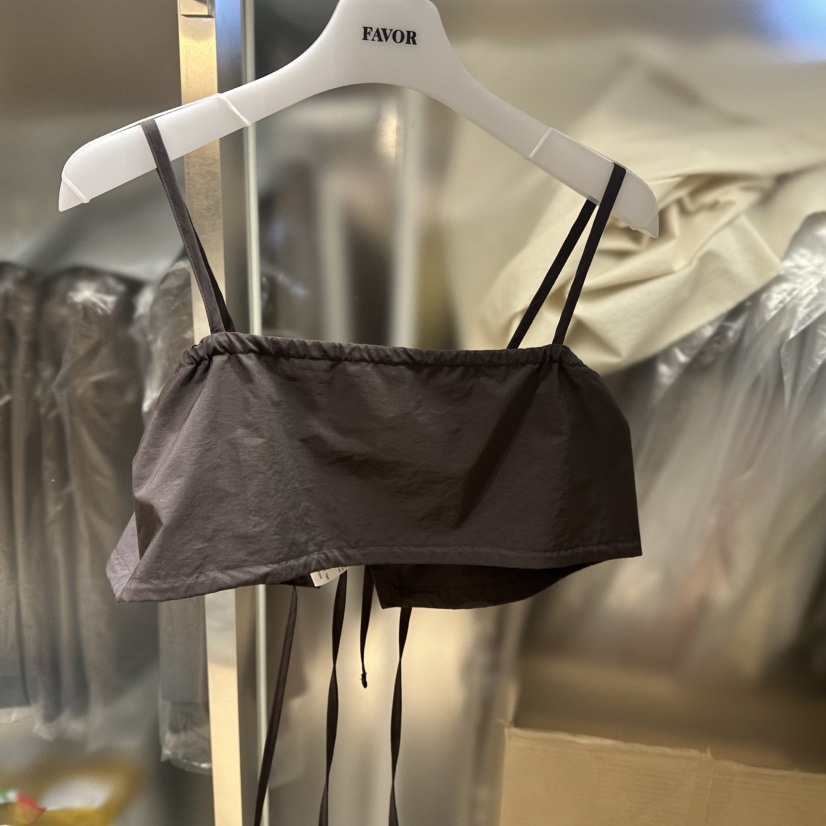 FAVOR-P東大門㊣代購女裝新品熱賣25秋冬職業推薦吊帶背心FAVOR吊帶/背心圖色2