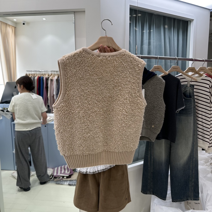 OURMOMENT東大門㊣直郵女裝新品推薦熱賣真品吊帶背心不含內搭OURMOMENT吊帶/背心