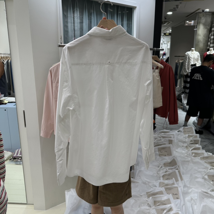OURMOMENT東大門㊣代購女裝新品25秋冬熱賣時尚襯衫蕾絲衫口袋OURMOMENT襯衫/蕾絲衫