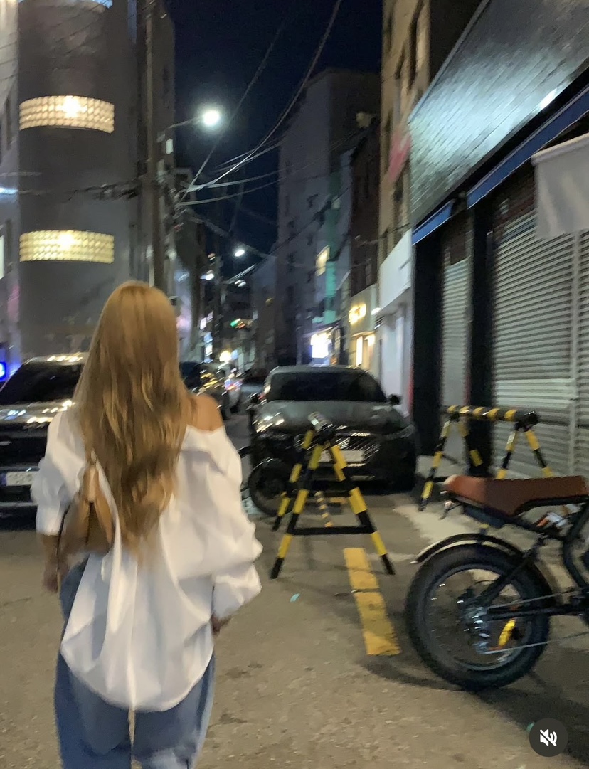 VIRKIN東大門㊣直郵女士新款熱賣真品人氣時尚襯衫蕾絲衫V領VIRKIN襯衫/蕾絲衫
