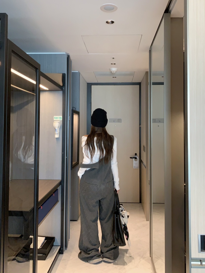 VIRKIN東大門㊣代購女裝新款時尚真品熱賣職業推薦25秋冬背帶褲VIRKIN背帶褲