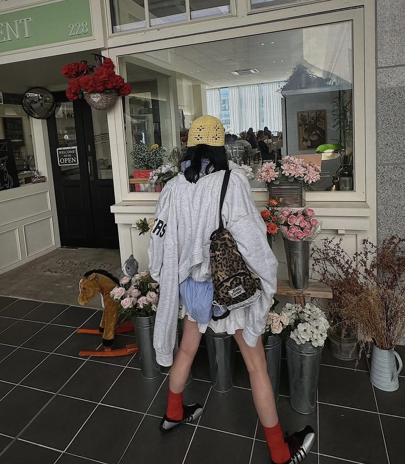 OKIE東大門㊣實拍女裝新品職業真品熱賣時尚人氣衛衣不含內搭OKIE衛衣