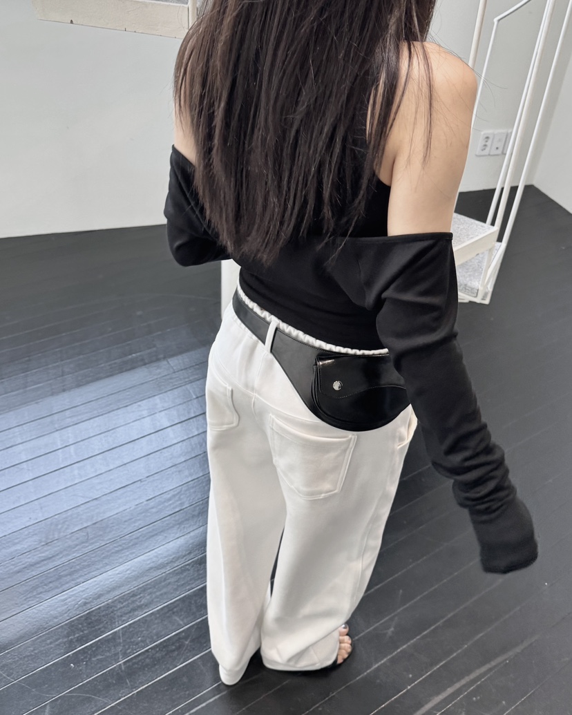 NOCTURNAL VIBE東大門㊣直郵女裝新款25秋冬人氣熱賣長袖T恤NOCTURNAL VIBE長袖T恤