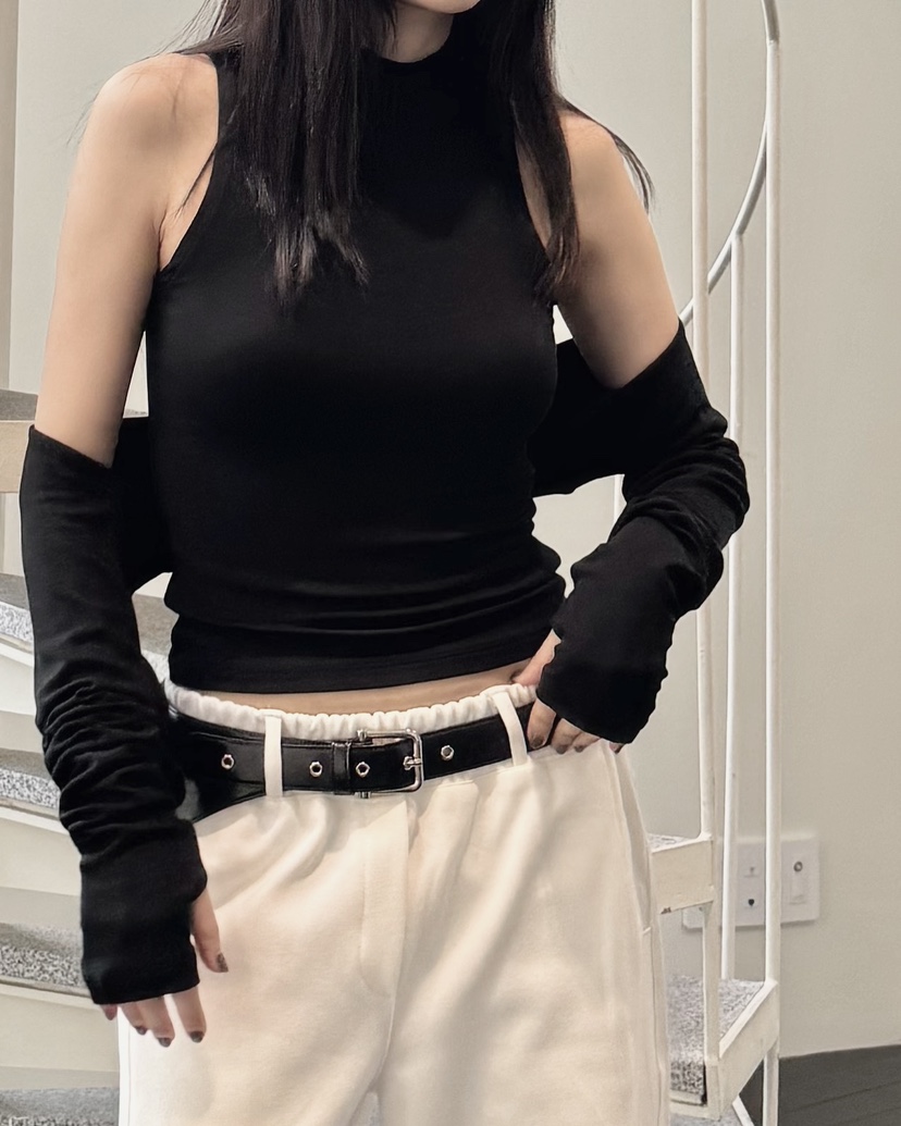 NOCTURNAL VIBE東大門㊣直郵女士新品職業人氣吊帶背心高領NOCTURNAL VIBE吊帶/背心