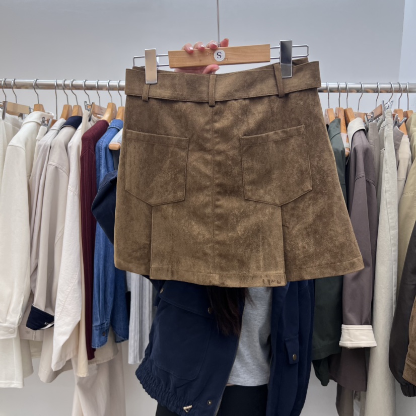 DRESS ROOM東大門㊣代購女裝新品人氣25秋冬短裙含腰帶絨面革DRESS ROOM短裙