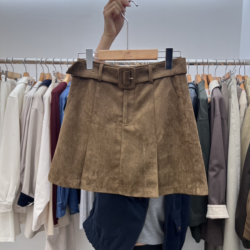 DRESS ROOM東大門㊣代購女裝新品人氣25秋冬短裙含腰帶絨面革DRESS ROOM短裙圖色1