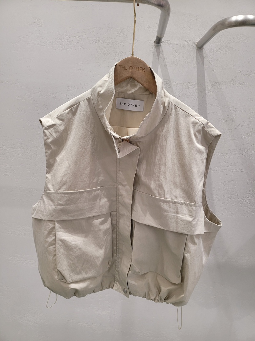 THE OTHER東大門㊣直郵女裝新款真品時尚人氣馬甲口袋鏤空THE OTHER馬甲圖色4