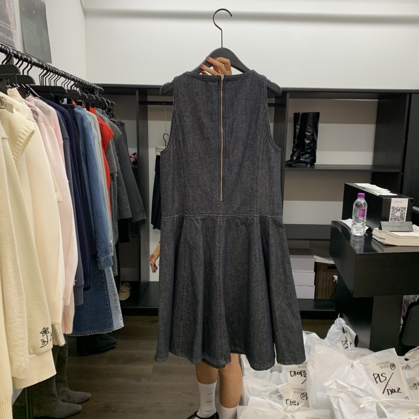 UNANSWERED-MYSTERY東大門㊣直郵女士新品人氣推薦熱賣連衣裙UNANSWERED/MYSTERY連衣裙