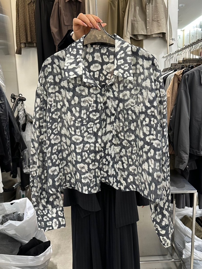 THE SIL東大門㊣實拍女裝新品熱賣職業真品人氣襯衫蕾絲衫THE SIL/1 2ILLY襯衫/蕾絲衫圖色2