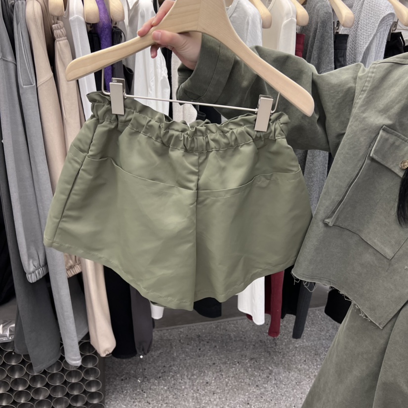 VELVET UNDERGROUND東大門㊣代購女裝新品熱賣25秋冬職業短褲VELVET UNDERGROUND短褲